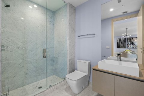 Condominio en venta en Miami, Florida, 3 dormitorios, 224.64 m2 № 2030334 - foto 23