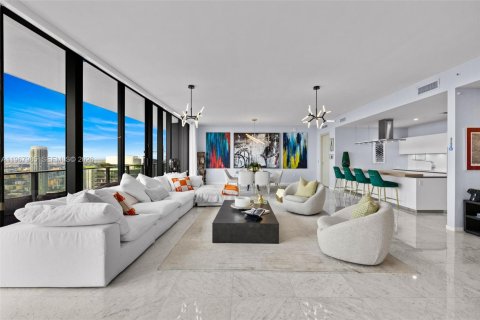Condominio en venta en Miami, Florida, 3 dormitorios, 224.64 m2 № 2030334 - foto 14