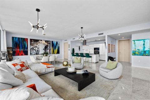 Condominio en venta en Miami, Florida, 3 dormitorios, 224.64 m2 № 2030334 - foto 15