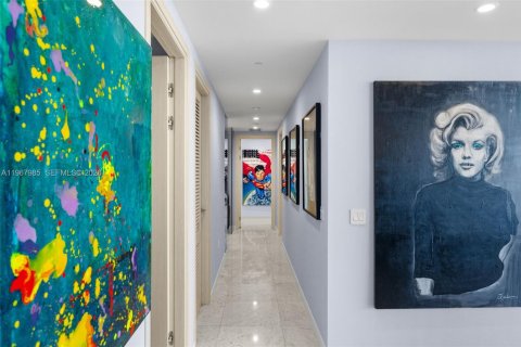 Condominio en venta en Miami, Florida, 3 dormitorios, 224.64 m2 № 2030334 - foto 22