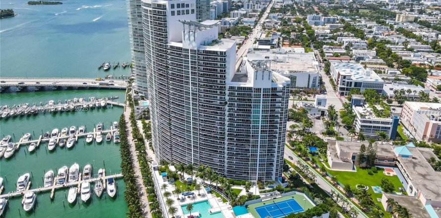Apartamento en Miami Beach, Florida 2 dormitorios, 133.5 m2 № 2015415