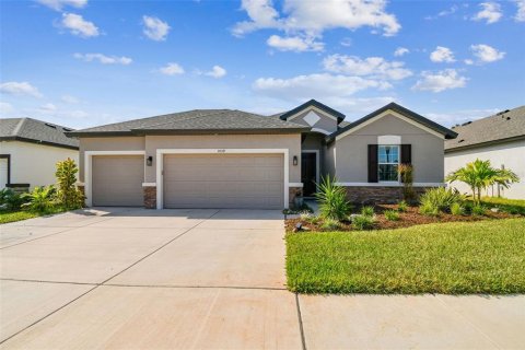 Casa en Seffner, Florida 4 dormitorios, 182.83 m2 № 2320833