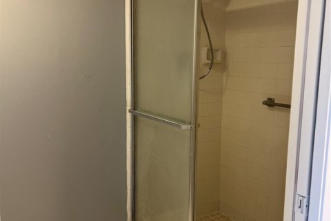 Condo in Hollywood, Florida, 2 bedrooms  № 1092650 - photo 1