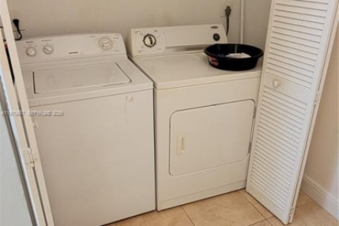 Condominio en venta en Coral Springs, Florida, 2 dormitorios, 105.91 m2 № 2031512 - foto 18