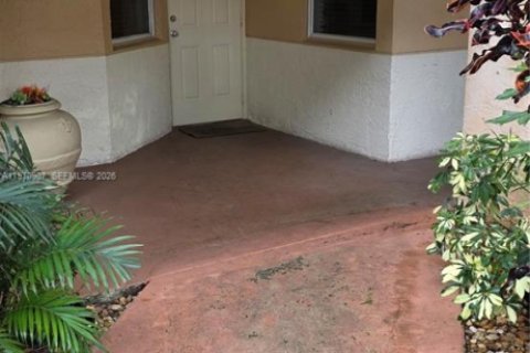 Condominio en Coral Springs, Florida, 2 dormitorios  № 2031512