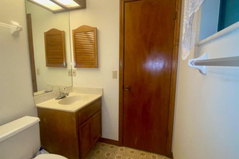 House in Sorrento, Florida 2 bedrooms, 105.54 sq.m. № 1848122 - photo 10