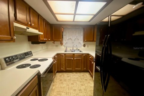 House in Sorrento, Florida 2 bedrooms, 105.54 sq.m. № 1848122 - photo 6
