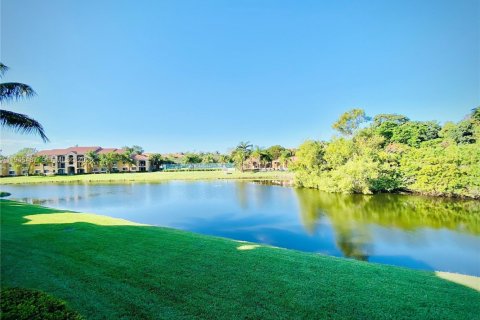 Condo in West Palm Beach, Florida, 2 bedrooms  № 2002790 - photo 19