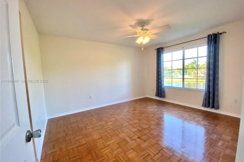 Condo in West Palm Beach, Florida, 2 bedrooms  № 2002790 - photo 11