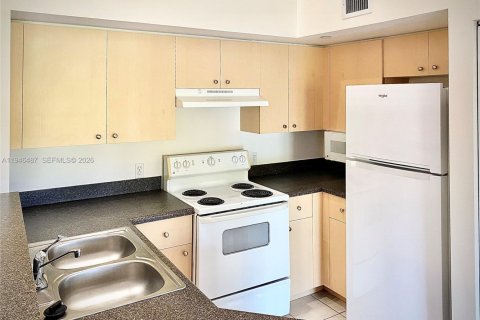 Condo in West Palm Beach, Florida, 2 bedrooms  № 2002790 - photo 7