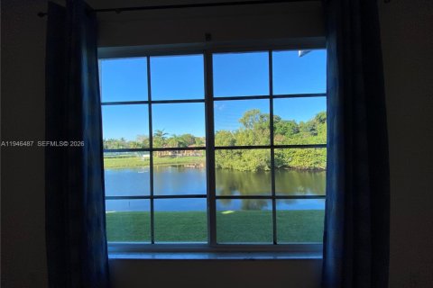 Condo in West Palm Beach, Florida, 2 bedrooms  № 2002790 - photo 13