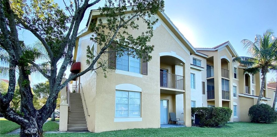 Condo in West Palm Beach, Florida, 2 bedrooms  № 2002790