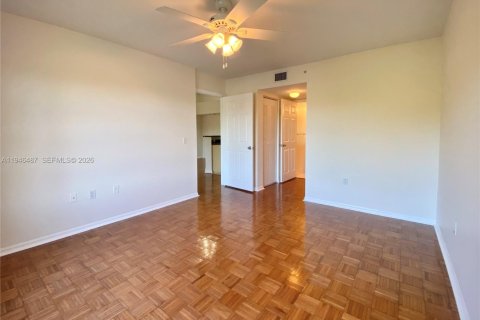 Condo in West Palm Beach, Florida, 2 bedrooms  № 2002790 - photo 12