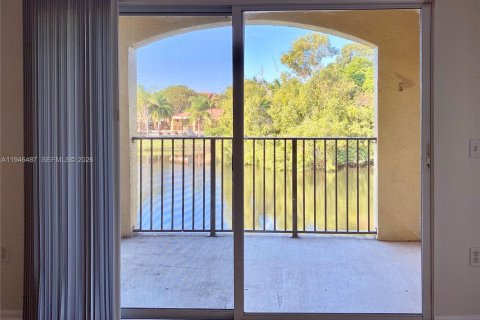 Condo in West Palm Beach, Florida, 2 bedrooms  № 2002790 - photo 10