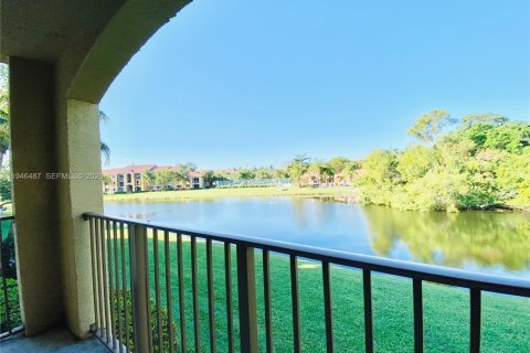 Condo in West Palm Beach, Florida, 2 bedrooms  № 2002790 - photo 18