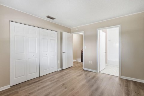 Condo in Miami, Florida, 2 bedrooms  № 2262467 - photo 16