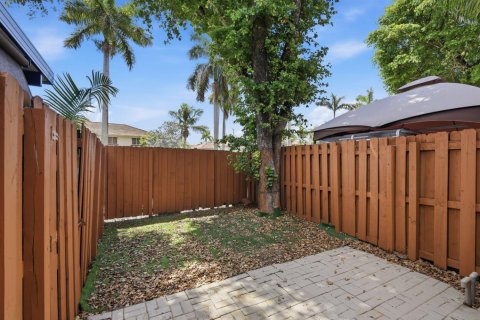 Condo in Miami, Florida, 2 bedrooms  № 2262467 - photo 22