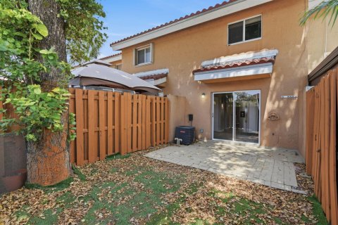 Condo in Miami, Florida, 2 bedrooms  № 2262467 - photo 23