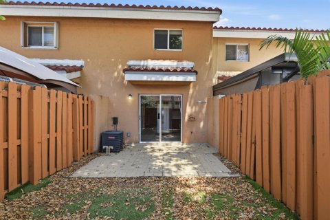 Condo in Miami, Florida, 2 bedrooms  № 2262467 - photo 24