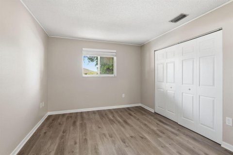 Condo in Miami, Florida, 2 bedrooms  № 2262467 - photo 15