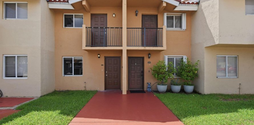 Condo in Miami, Florida, 2 bedrooms  № 2262467