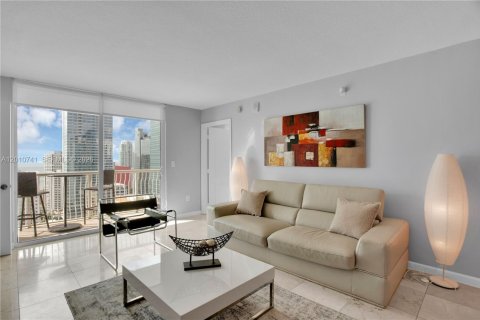 Condominio en alquiler en Miami, Florida, 2 dormitorios, 95.69 m2 № 2154407 - foto 3
