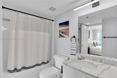 Condominio en alquiler en Miami, Florida, 2 dormitorios, 95.69 m2 № 2154407 - foto 29