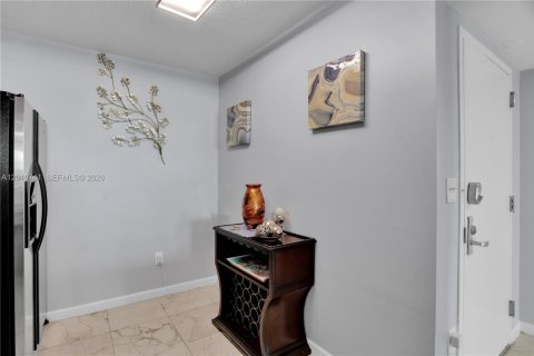 Condominio en alquiler en Miami, Florida, 2 dormitorios, 95.69 m2 № 2154407 - foto 10