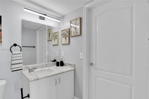 Condominio en alquiler en Miami, Florida, 2 dormitorios, 95.69 m2 № 2154407 - foto 30