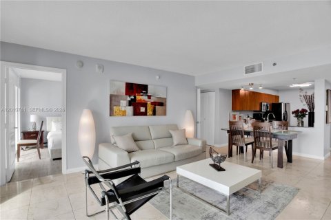 Condominio en alquiler en Miami, Florida, 2 dormitorios, 95.69 m2 № 2154407 - foto 5