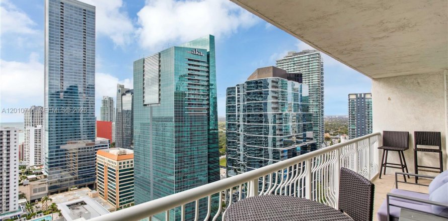 Condominio en Miami, Florida, 2 dormitorios  № 2154407