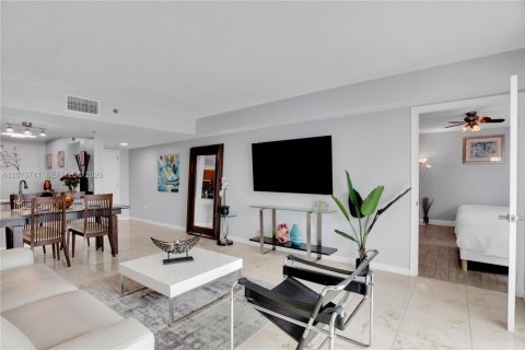 Condominio en alquiler en Miami, Florida, 2 dormitorios, 95.69 m2 № 2154407 - foto 7