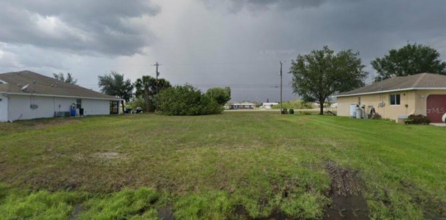 Terrain à Cape Coral, Floride № 1856317