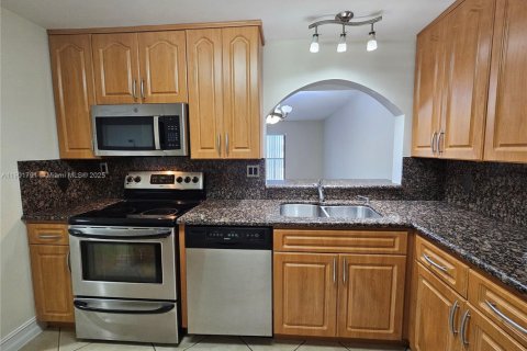 Copropriété à louer à Miami, Floride: 2 chambres, 91.51 m2 № 1953708 - photo 8