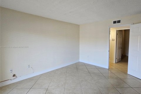 Copropriété à louer à Miami, Floride: 2 chambres, 91.51 m2 № 1953708 - photo 18