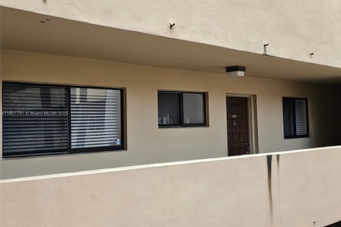 Copropriété à louer à Miami, Floride: 2 chambres, 91.51 m2 № 1953708 - photo 4