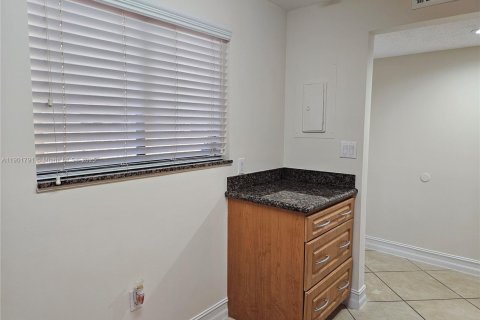 Copropriété à louer à Miami, Floride: 2 chambres, 91.51 m2 № 1953708 - photo 9