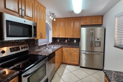 Copropriété à louer à Miami, Floride: 2 chambres, 91.51 m2 № 1953708 - photo 7