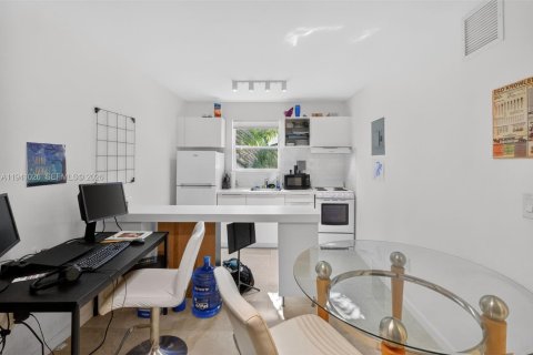 Apartment in Miami, Florida 1 bedroom, 343.37 sq.m. № 1997867 - photo 3