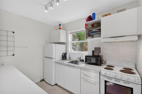 Apartment in Miami, Florida 1 bedroom, 343.37 sq.m. № 1997867 - photo 2