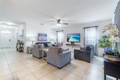 House in Davenport, Florida 6 bedrooms, 284.56 sq.m. № 1535596 - photo 5