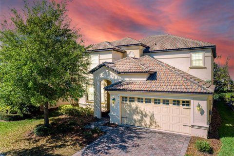 House in Davenport, Florida 6 bedrooms, 284.56 sq.m. № 1535596 - photo 1