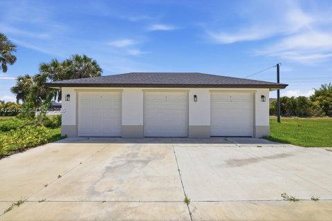 Villa ou maison à louer à Port Charlotte, Floride: 3 chambres № 2176556 - photo 2