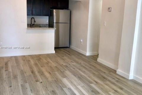 Appartement à louer à Miami, Floride: 1 chambre, 921.22 m2 № 1995136 - photo 2