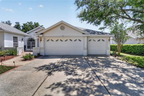 House in Tampa, Florida 5 bedrooms, 296.45 sq.m. № 2198819 - photo 7