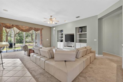 House in Tampa, Florida 5 bedrooms, 296.45 sq.m. № 2198819 - photo 21