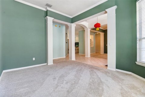 House in Tampa, Florida 5 bedrooms, 296.45 sq.m. № 2198819 - photo 18