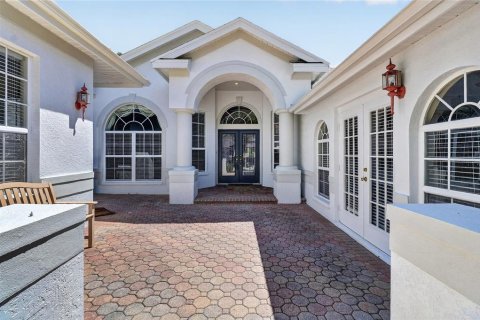 House in Tampa, Florida 5 bedrooms, 296.45 sq.m. № 2198819 - photo 9