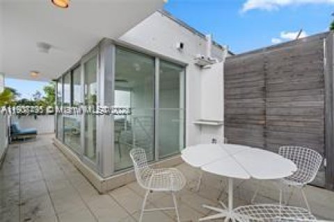 Townhouse in Miami Beach, Florida 2 bedrooms, 104.79 sq.m. № 2154791 - photo 23