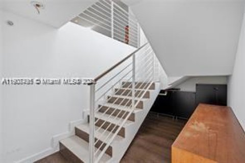 Townhouse in Miami Beach, Florida 2 bedrooms, 104.79 sq.m. № 2154791 - photo 16